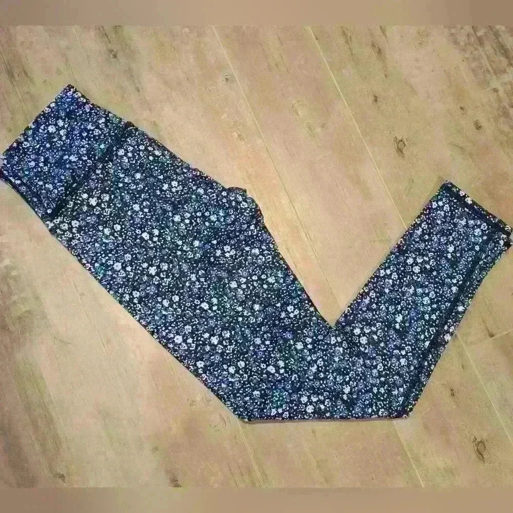 Aerie Floral Chill Play Leggings